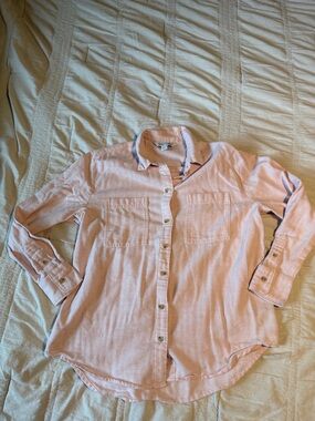 Old Navy women’s button up shirt